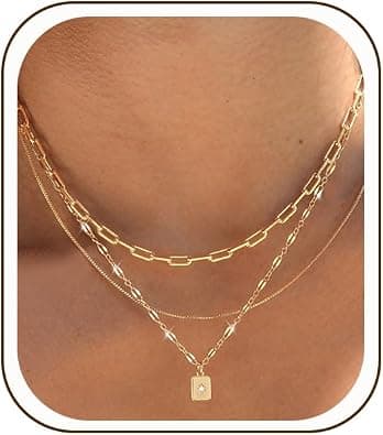 Layered gold pendant necklace set