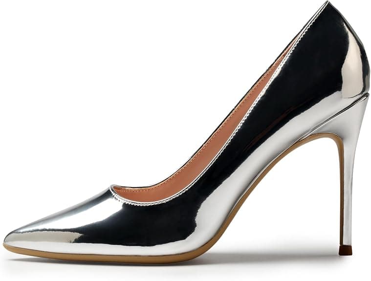 Metallic pointed-toe pumps