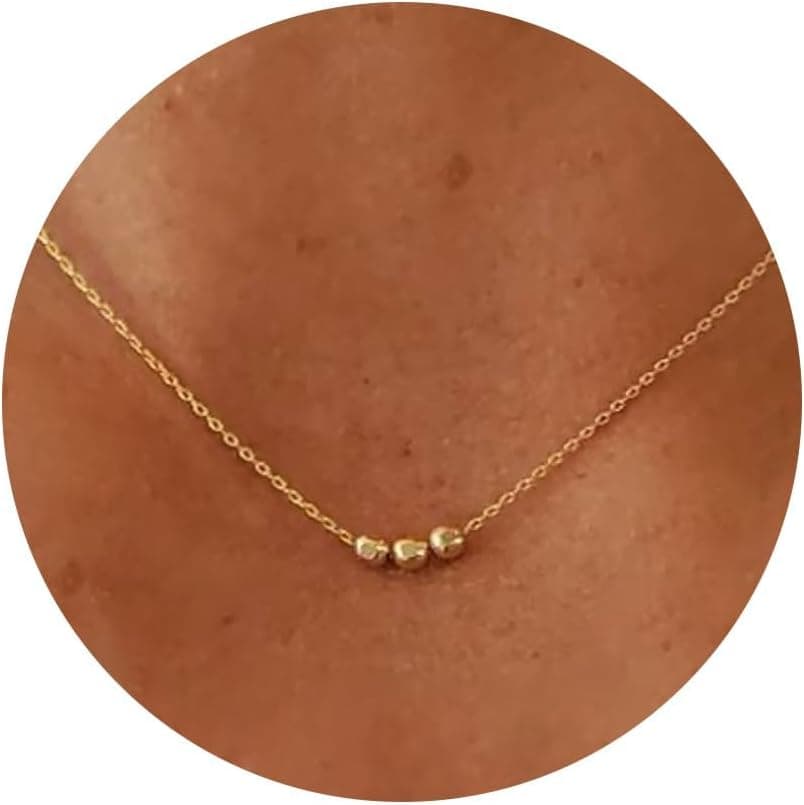 Gold delicate pendant necklace